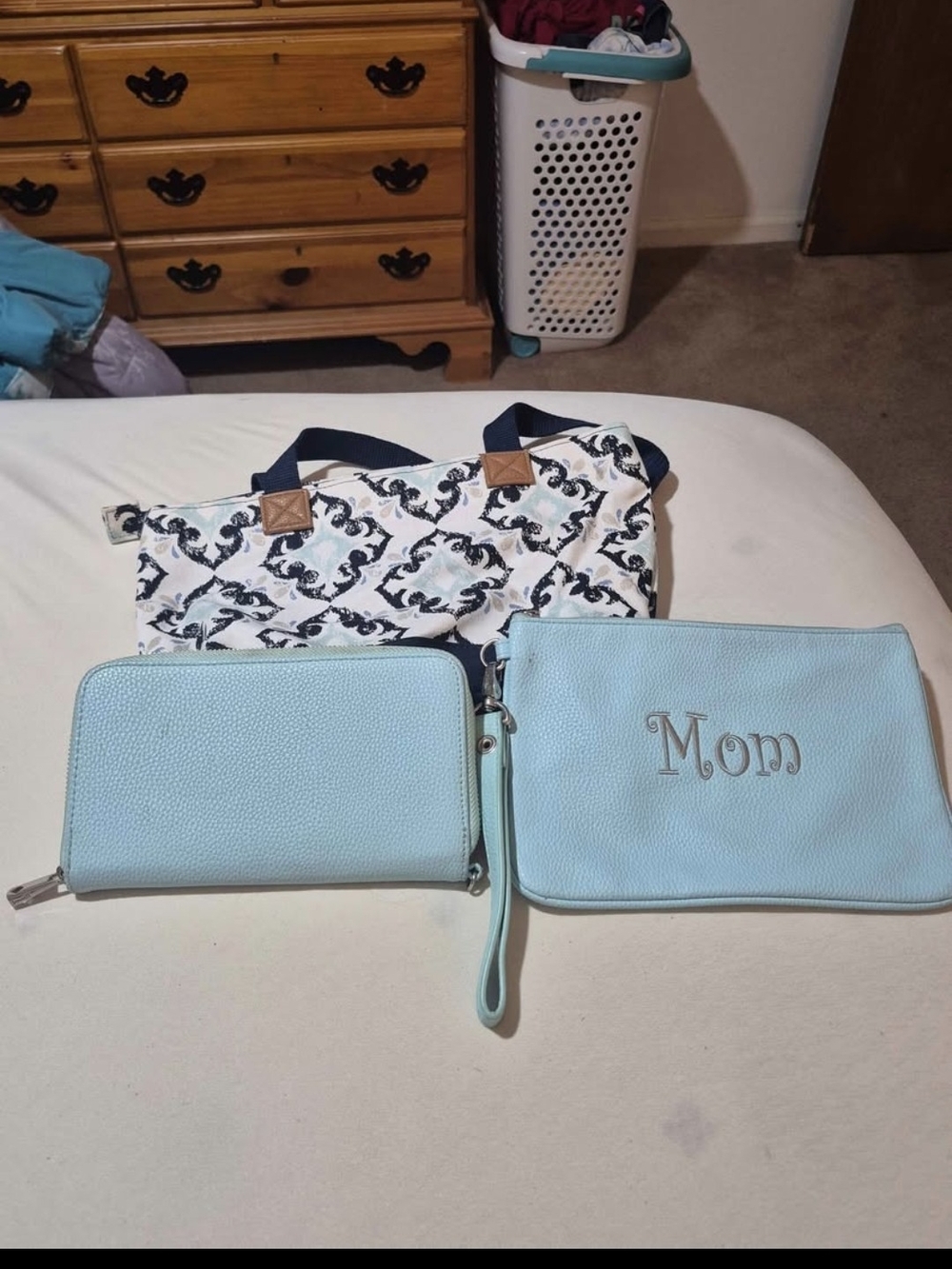 Thirty One Light Blue "Mom" Wristlet Pouch and Wallet Set - Women Bags